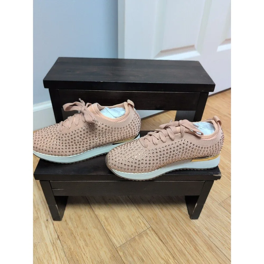 NIB Kenneth Cole Reaction Cameron Jewel Lace Up Sneakers Peach Size 5.5